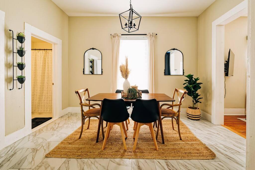 Close To Downtown San Antonio,Tx With Private Backyard And Firepit エクステリア 写真